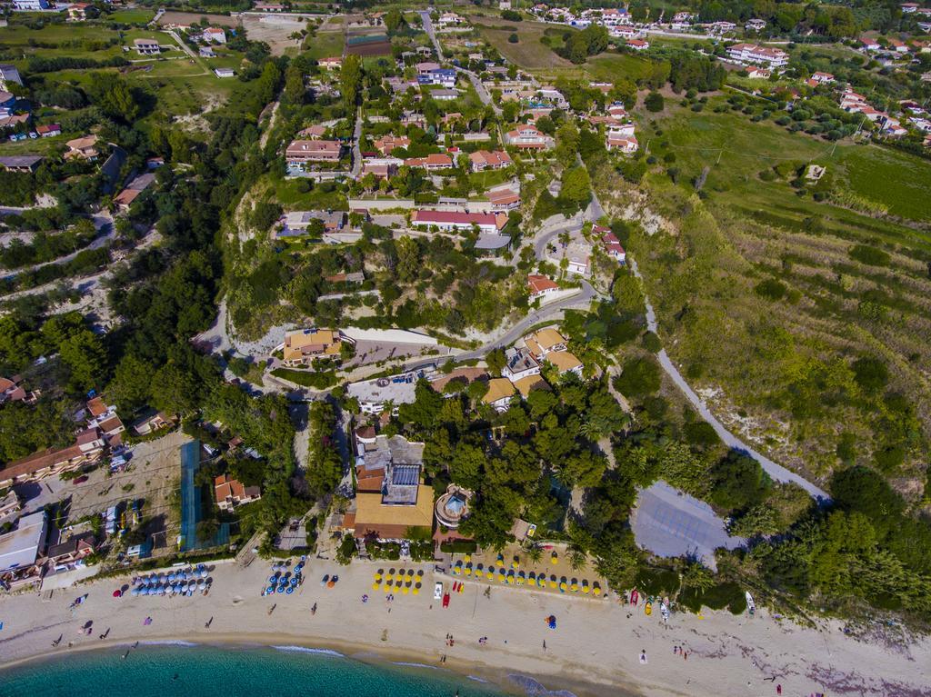 Hotel Village Eden Capo Vaticano Exterior foto